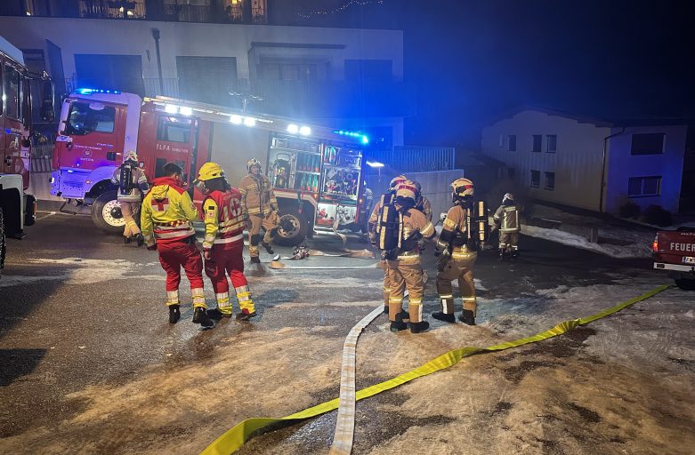 Brand in Mehrfamilienhaus in Schwoich